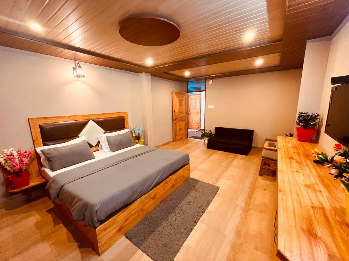 Hotel Hollywood - Top Rated & Most Awarded Property In Manali ภายนอก รูปภาพ